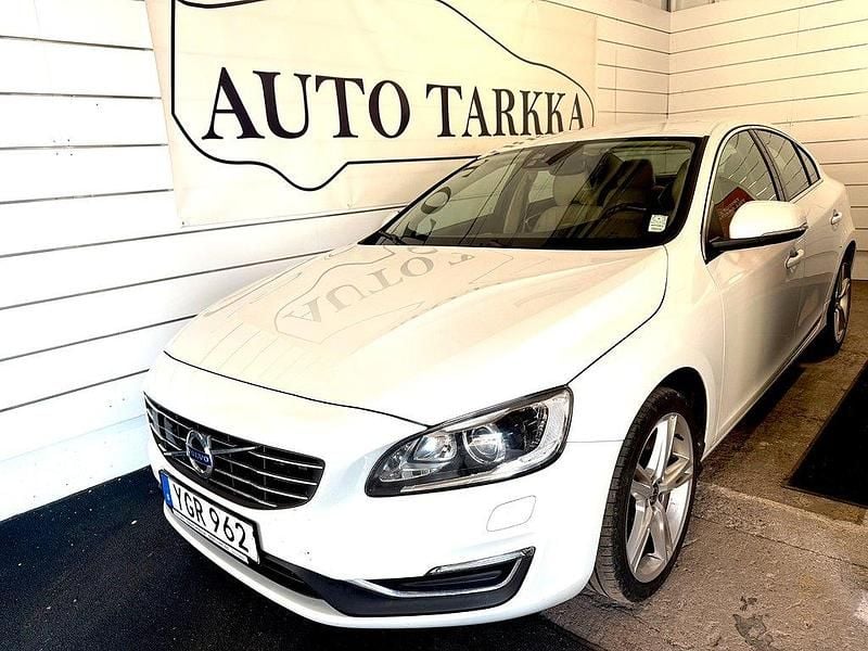 Vit Begagnad 2016 Volvo S60 Summum Sedan | 159 000 kr (Lite dyr) - Bild 1/4