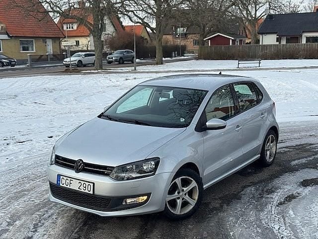 Begagnad VW Polo 90 HK (66 kW) 2012 Silver Halvkombi