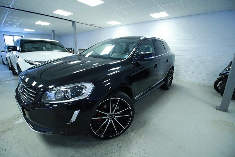 Begagnad Volvo XC60 Summum 181 HK (133 kW) 2014 Svart SUV