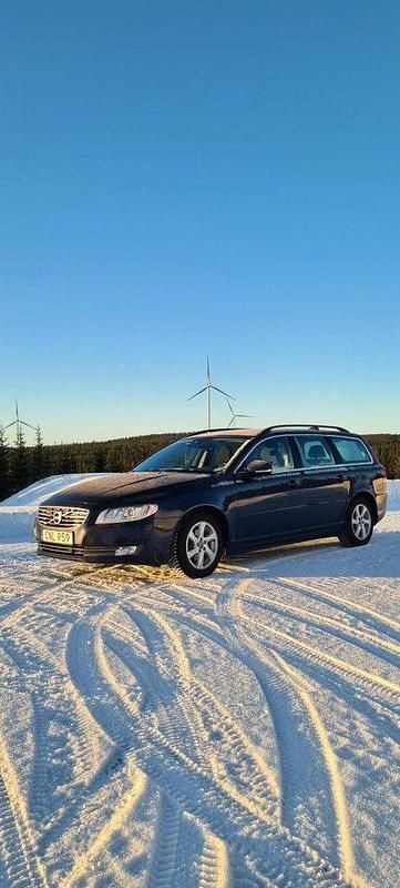 Blå Begagnad 2015 Volvo V70 Kombi | 105 000 kr (Bra pris) - Bild 1/4