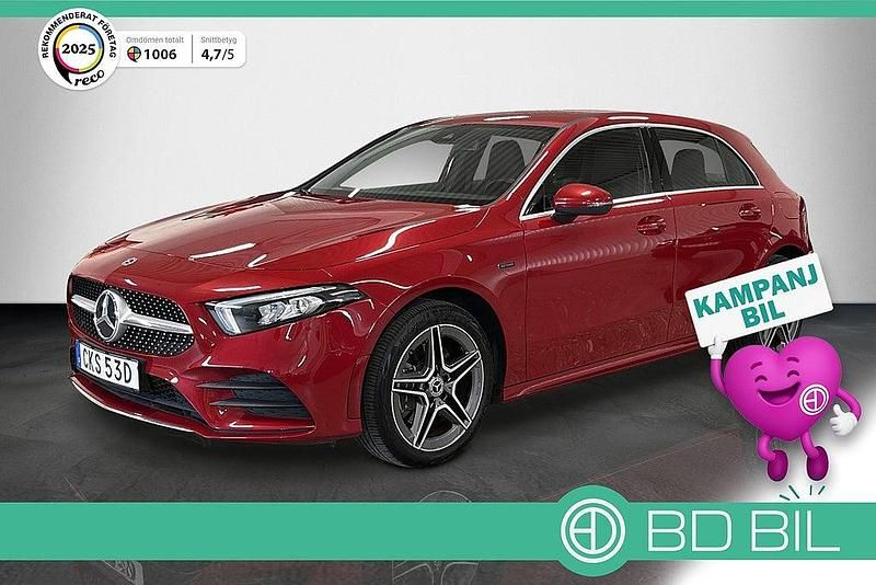 Röd (rödmetallic) Begagnad 2021 Mercedes A250 AMG Halvkombi | 289 900 kr (Marknadspris) - Bild 1/3