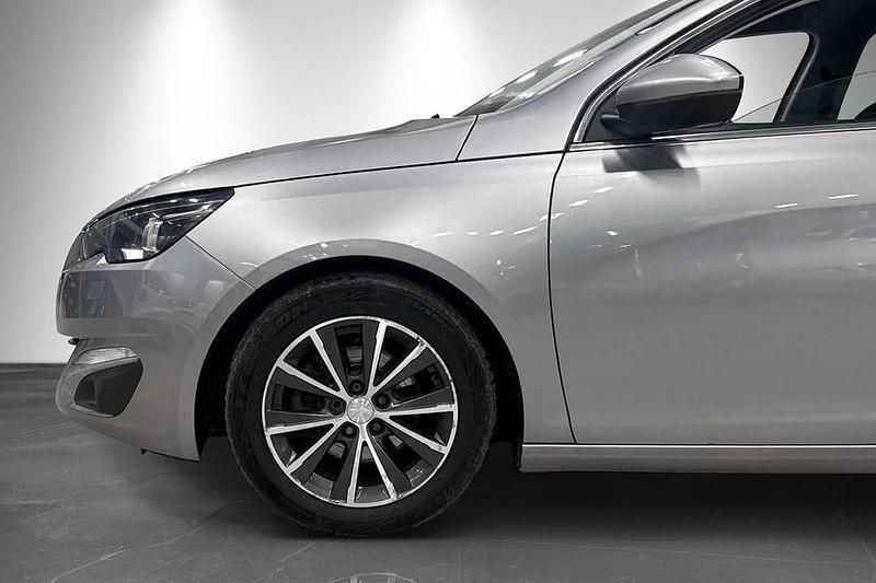 Begagnad Peugeot 308 SW Allure 131 HK (96 kW) 2015 Grå Kombi