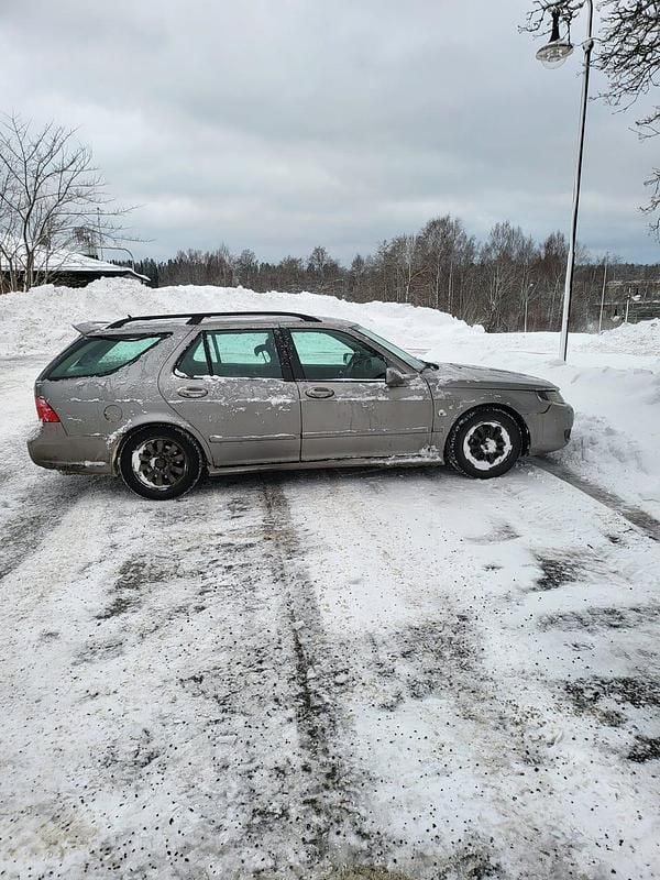 Begagnad 2006 Saab 9-5 Kombi | 10 000 kr (Marknadspris) - Bild 1/3