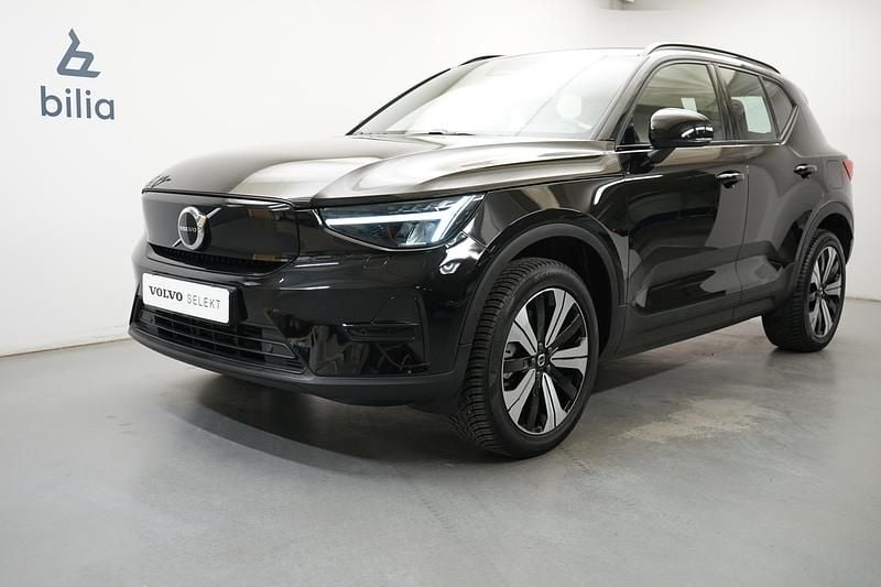 Svart Begagnad 2023 Volvo XC40 Single Motor SUV | 329 900 kr (Bra pris) - Bild 1/3