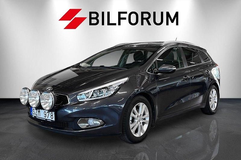 Grå (gråmetallic) Begagnad 2013 Kia Ceed Sportswagon Comfort Kombi | 89 900 kr (Marknadspris) - Bild 1/4