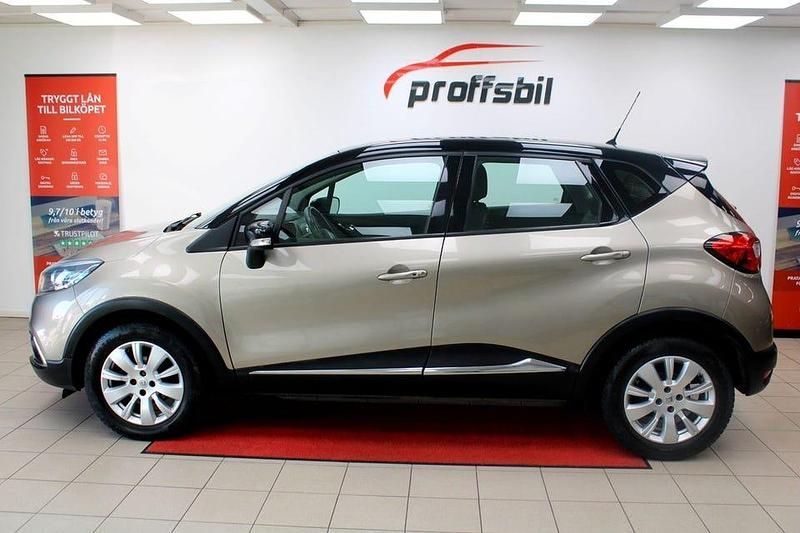 Flerfärgad Begagnad 2014 Renault Captur SUV | 74 900 kr (Marknadspris) - Bild 1/4