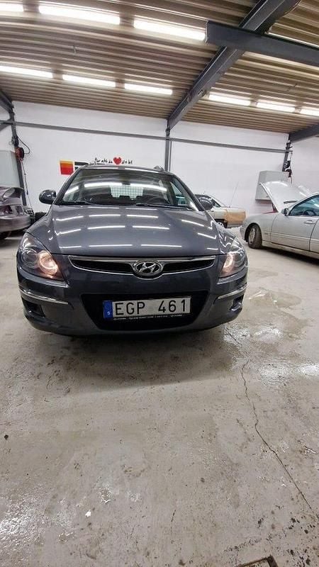 Begagnad Hyundai i30 109 HK (80 kW) 2010 Grå Kombi
