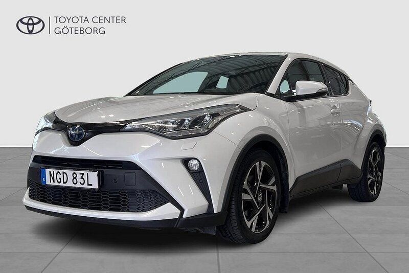 Vit Begagnad 2022 Toyota C-HR Edition SUV | 259 900 kr (Marknadspris) - Bild 1/2