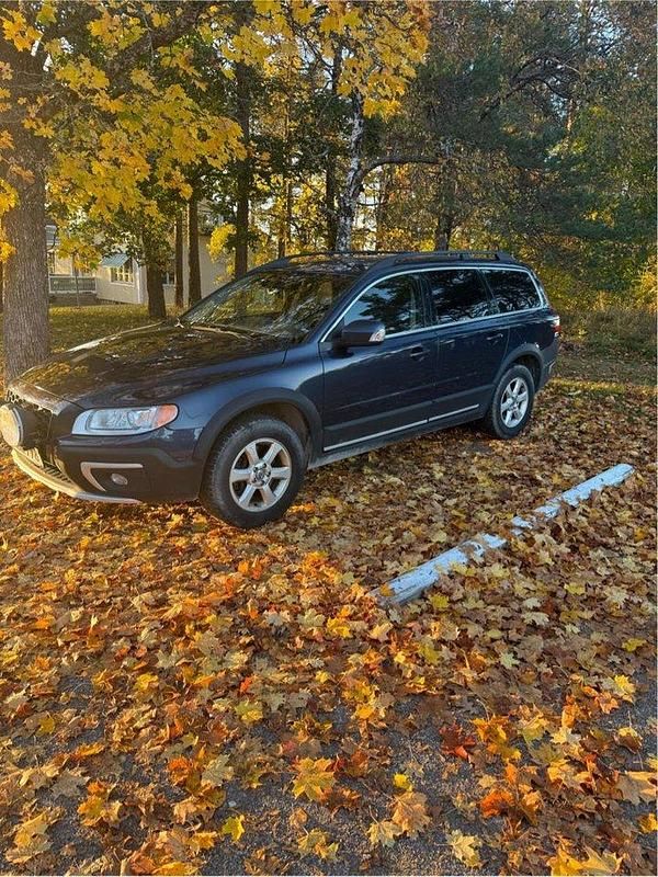 Blå Begagnad 2014 Volvo XC70 Momentum SUV | 89 000 kr (Marknadspris) - Bild 1/4