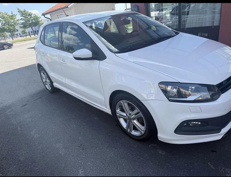 Vit Begagnad 2013 VW Polo Halvkombi | 49 000 kr (Bra pris) - Bild 1/4