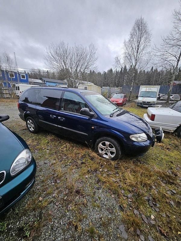 Blå Begagnad 2003 Chrysler Grand Voyager Minibuss | 12 500 kr (Superpris) - Bild 1/4