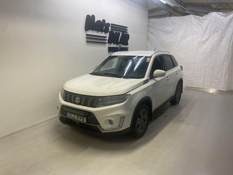 Vit Begagnad 2021 Suzuki Vitara SUV | 179 900 kr - Bild 1/4