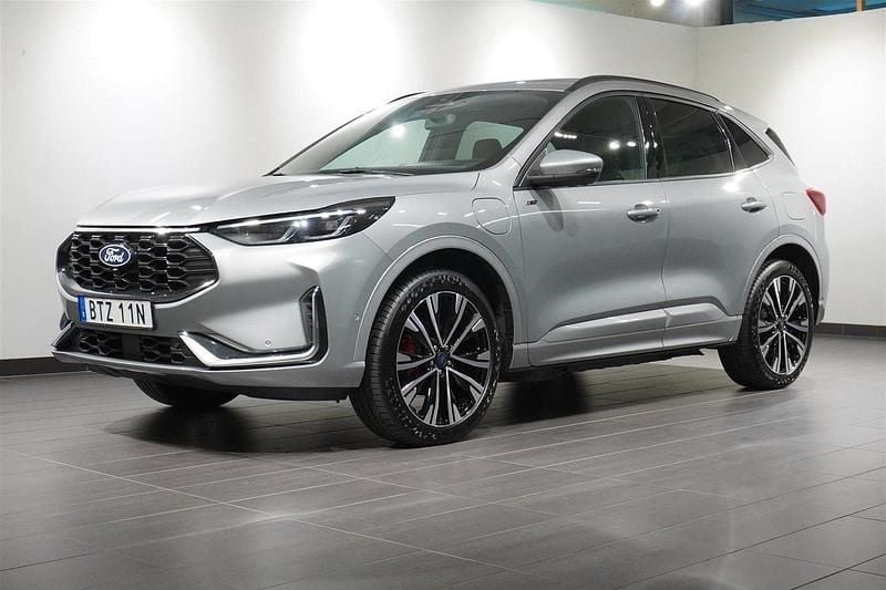 Grå Begagnad 2024 Ford Kuga ST-Line X SUV | 449 900 kr - Bild 1/4