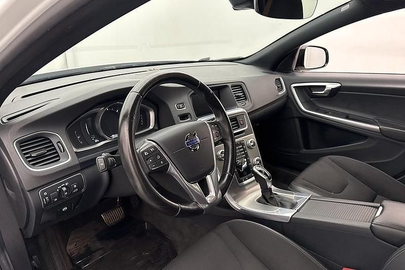 Begagnad Volvo V60 CC 2017 Vit Kombi