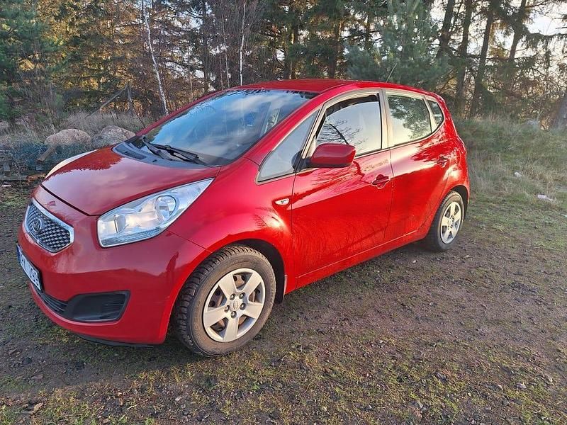 Begagnad 2010 Kia Venga Halvkombi | 44 000 kr (Bra pris) - Bild 1/4