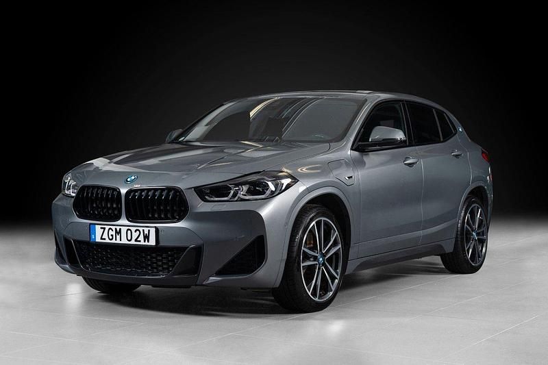 Grå Begagnad 2022 BMW X2 M Sport SUV | 349 000 kr (Marknadspris) - Bild 1/4