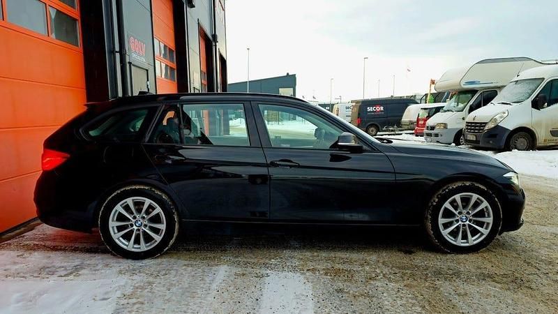 Begagnad BMW 320 Sport Line 184 HK (135 kW) 2018 Svart Kombi