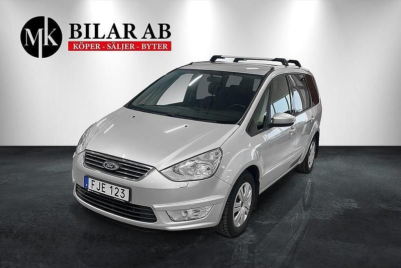 Grå Begagnad 2014 Ford Galaxy Trend Minibuss | 84 900 kr (Marknadspris) - Bild 1/4