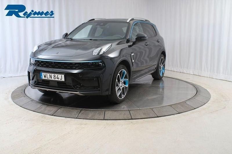 Svart (svart metallic) Begagnad 2023 Lynk & Co 01 SUV | 309 800 kr (Marknadspris) - Bild 1/1