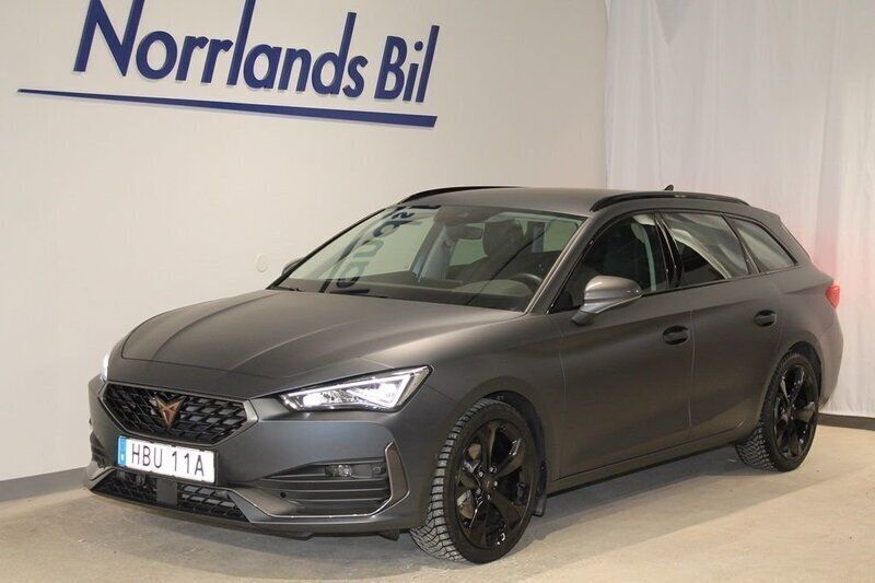 Grå (magnetic tech grey matt) Begagnad 2023 Cupra Leon Kombi | 299 000 kr (Marknadspris) - Bild 1/4