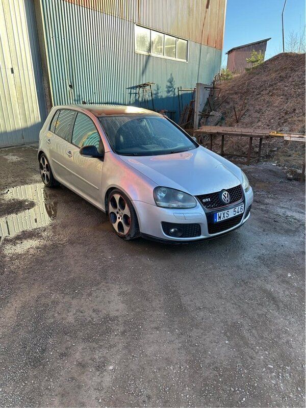 Silver Begagnad 2006 VW Golf V GTI Halvkombi | 45 000 kr (Bra pris) - Bild 1/4