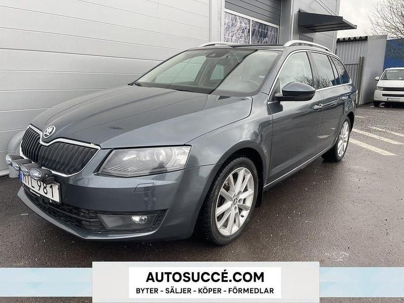 Grå Begagnad 2015 Skoda Octavia Kombi | 109 800 kr (Marknadspris) - Bild 1/4