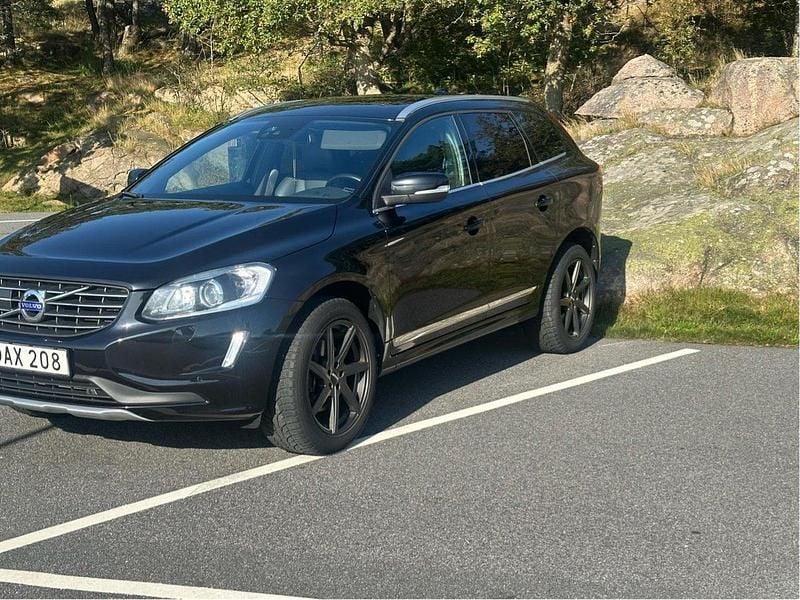 Svart Begagnad 2014 Volvo XC60 Summum SUV | 190 000 kr (Marknadspris) - Bild 1/4