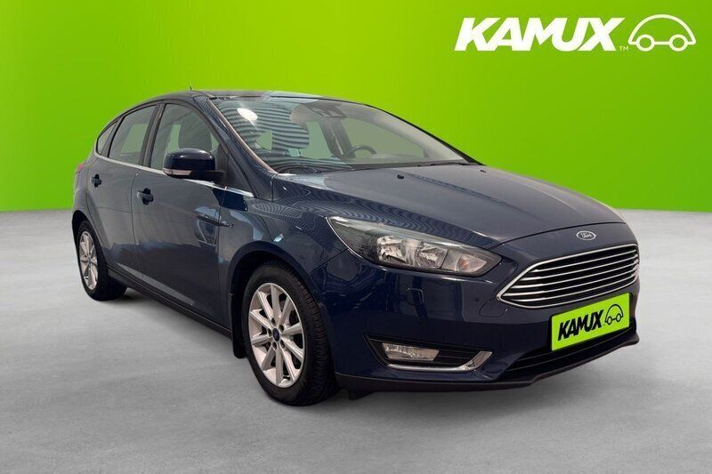 Blå Begagnad 2016 Ford Focus Titanium Halvkombi | 79 800 kr (Marknadspris) - Bild 1/4