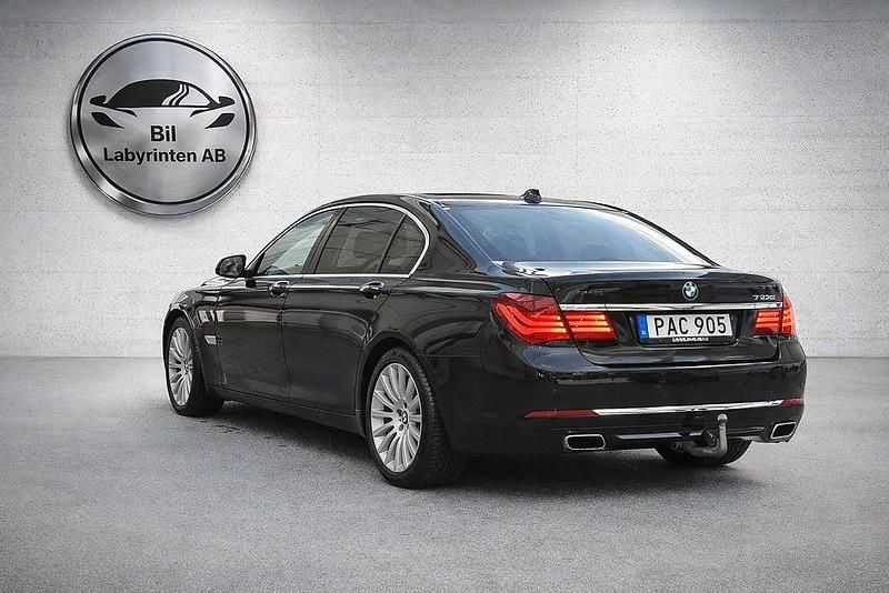 Begagnad BMW 750L 381 HK (280 kW) 2015 Svart Sedan