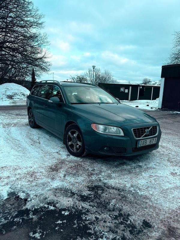 Begagnad Volvo V70 Summum 185 HK (136 kW) 2008 Kombi