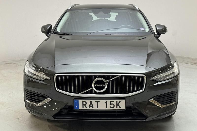 Begagnad Volvo V60 Inscription 350 HK (257 kW) 2022 Mörkgrå Kombi