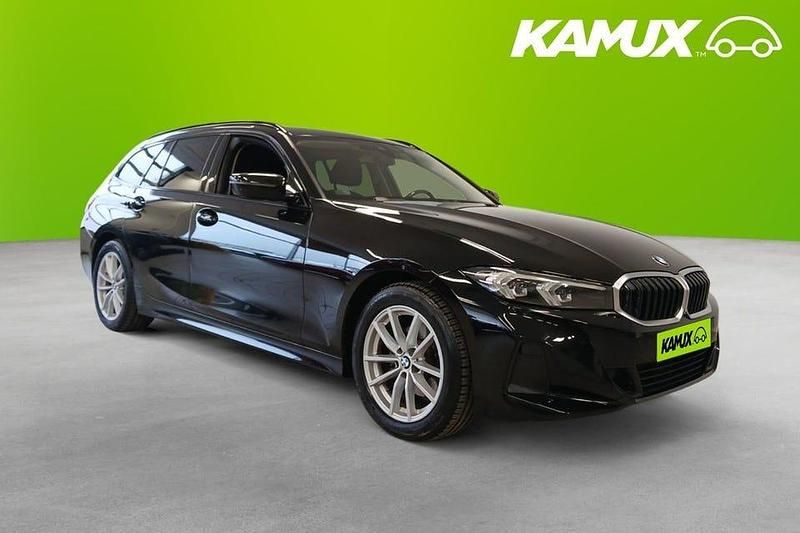 Svart Begagnad 2023 BMW 320 Kombi | 339 900 kr (Lite dyr) - Bild 1/3