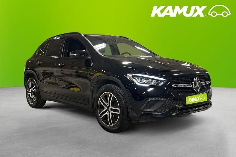 Svart Begagnad 2021 Mercedes GLA200 Edition SUV | 298 700 kr (Marknadspris) - Bild 1/4