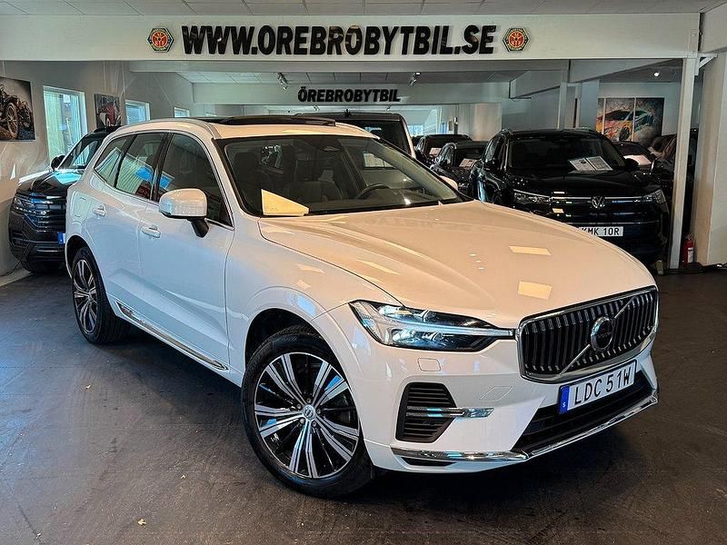Vit Begagnad 2022 Volvo XC60 SUV | 459 900 kr (Marknadspris) - Bild 1/4