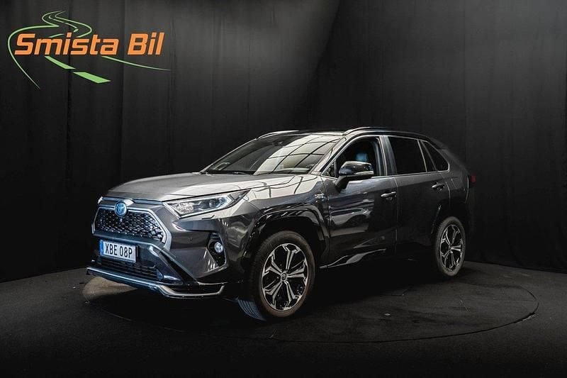 Grå Begagnad 2021 Toyota RAV4 Hybrid Premium SUV | 329 800 kr (Marknadspris) - Bild 1/3