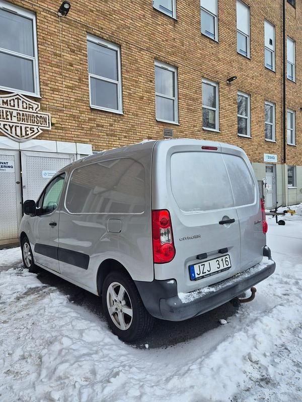 Begagnad Citroën Berlingo 90 HK (66 kW) 2010 Minibuss