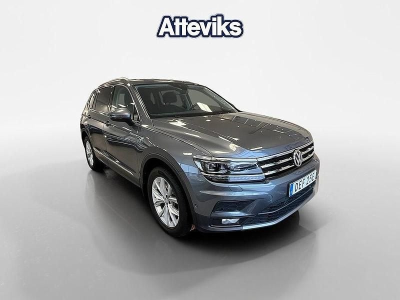 Grå Begagnad 2019 VW Tiguan Allspace SUV | 309 900 kr (Superpris) - Bild 1/4