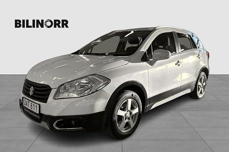 Vit Begagnad 2013 Suzuki SX4 S-Cross SUV | 109 000 kr (Marknadspris) - Bild 1/4