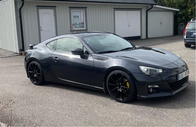 Grå Begagnad 2013 Subaru BRZ Sportkupé | 195 000 kr - Bild 1/4