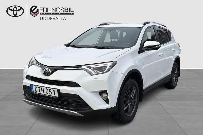 Vit Begagnad 2015 Toyota RAV4 Active SUV | 189 900 kr (Marknadspris) - Bild 1/3