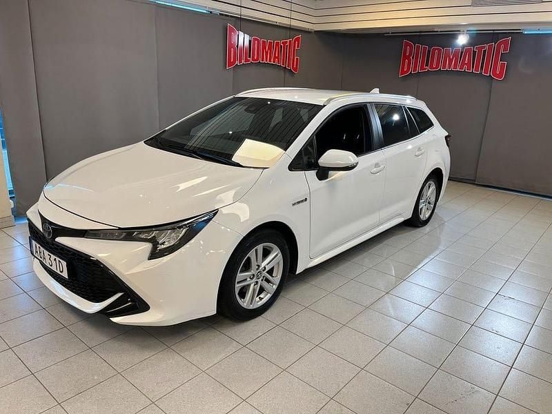 Vit Begagnad 2021 Toyota Corolla Active Kombi | 227 500 kr (Bra pris) - Bild 1/4