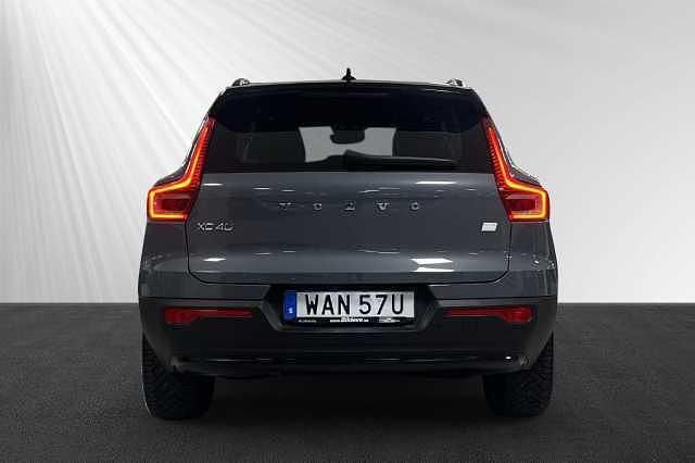 Begagnad Volvo XC40 Plus 175 kW (238 HK) 2023 Grå SUV
