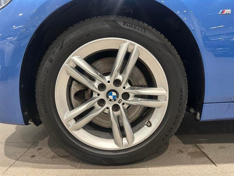 Begagnad BMW 225 Active Tourer M Sport 2020 Blå Minibuss