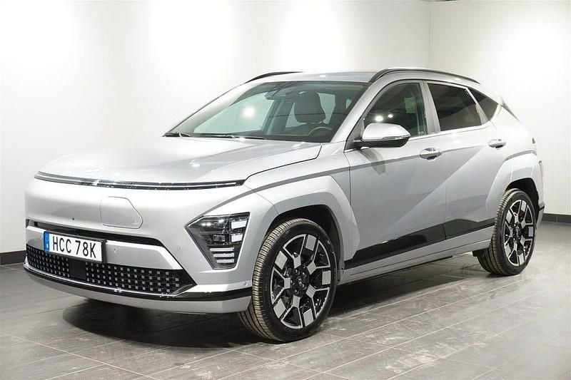 Begagnad Hyundai Kona Advanced 160 kW (218 HK) 2024 Shimmering silver SUV
