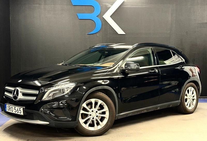 Svart Begagnad 2014 Mercedes GLA220 SUV | 169 900 kr (Marknadspris) - Bild 1/4