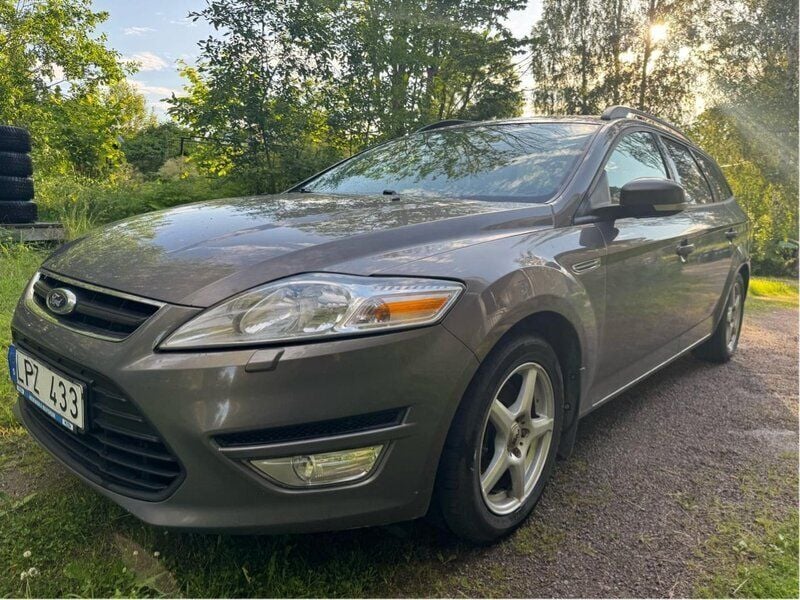 Brun Begagnad 2011 Ford Mondeo Trend Kombi | 47 000 kr (Marknadspris) - Bild 1/4