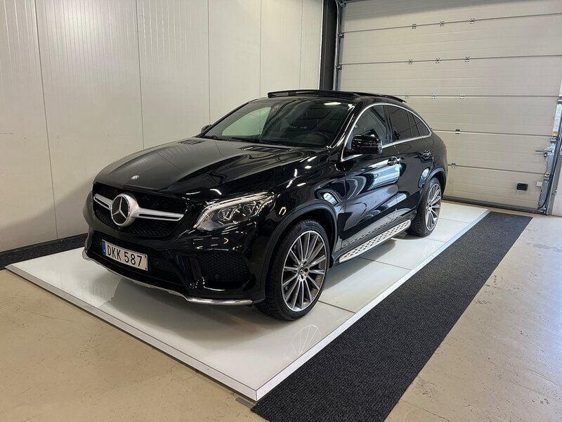 Svart Begagnad 2017 Mercedes GLE350 AMG Sportkupé | 379 900 kr (Marknadspris) - Bild 1/4