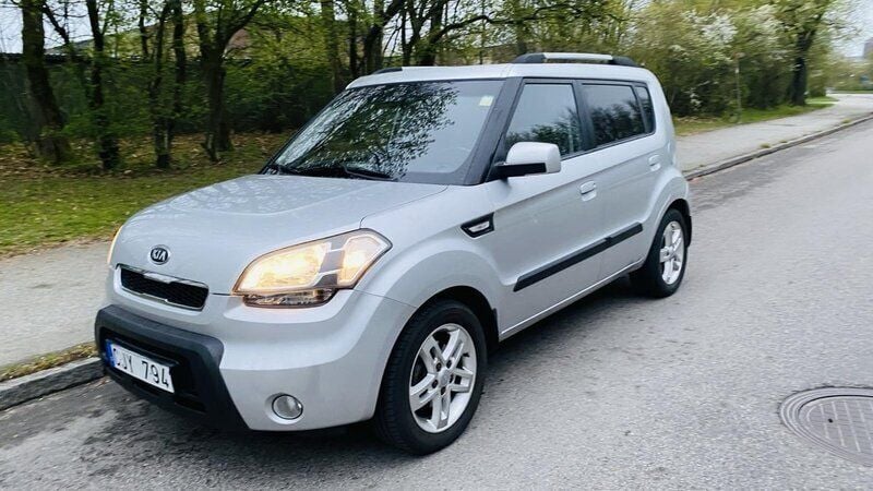 Silver Begagnad 2010 Kia Soul 4 SUV | 39 000 kr (Bra pris) - Bild 1/4
