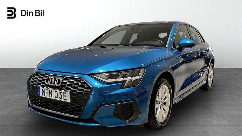 Blå Begagnad 2022 Audi A3 Sportback Proline Halvkombi | 239 000 kr (Marknadspris) - Bild 1/4