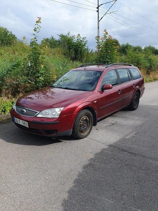 Röd Begagnad 2004 Ford Mondeo Kombi | 5 500 kr (Bra pris) - Bild 1/4
